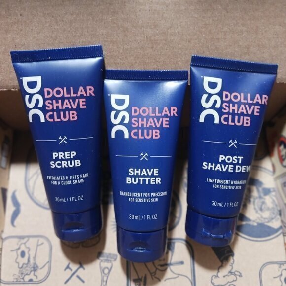 Dollar Shave Club “Dr. Carver’s” Bundle - Picture 1 of 3